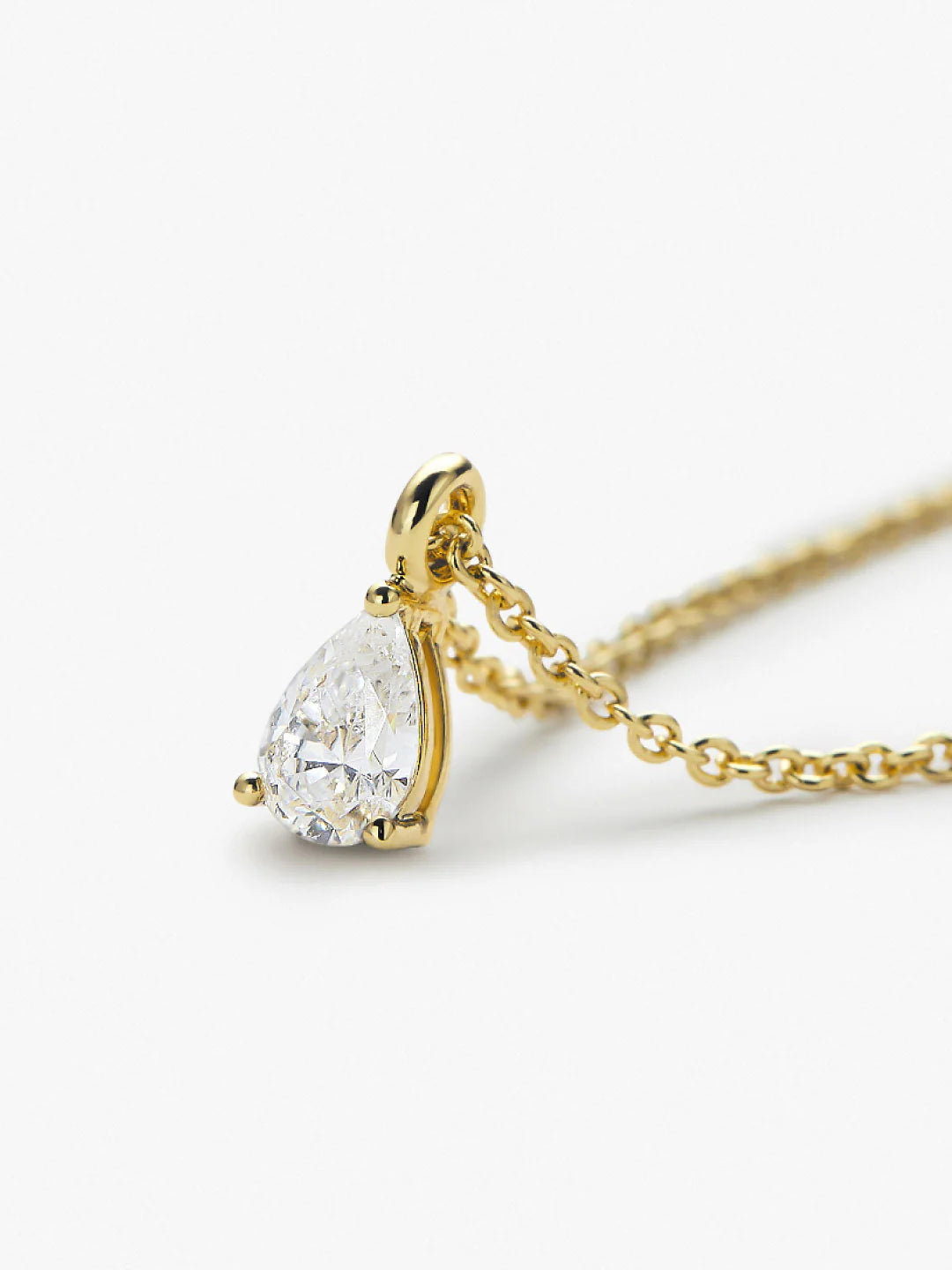 ShinePearls Delicate Solitaire Pendant